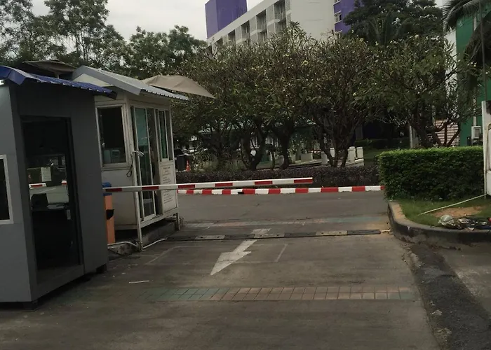 Savi Premium 1 Near Bkk Piyavet Hospital バンコク都