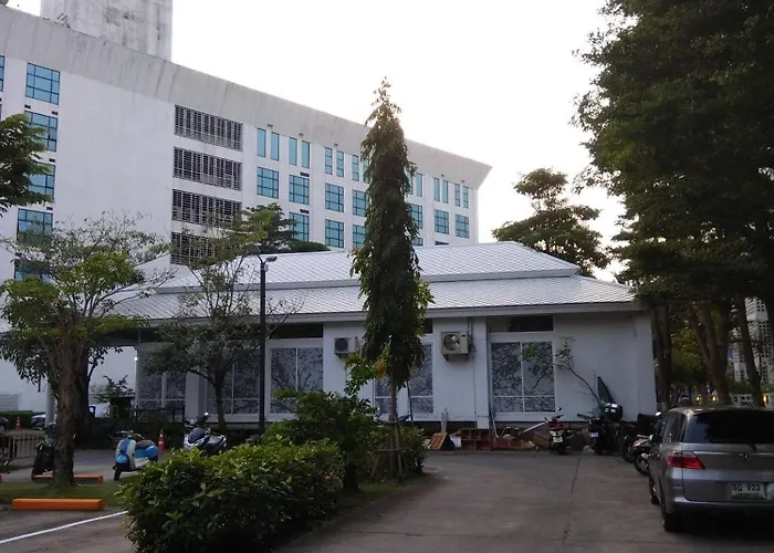 Savi Premium 1 Near Bkk Piyavet Hospital バンコク都
