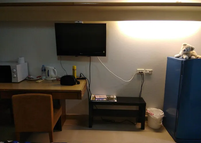 Savi Premium 1 Near Bkk Piyavet Hospital *